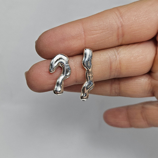 kolczyki srebrne Asymetryczne organiczne kolczyki srebrne  SMUGI