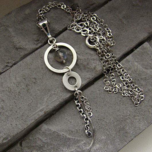 wisiory Labradoryt w kołach - naszyjnik