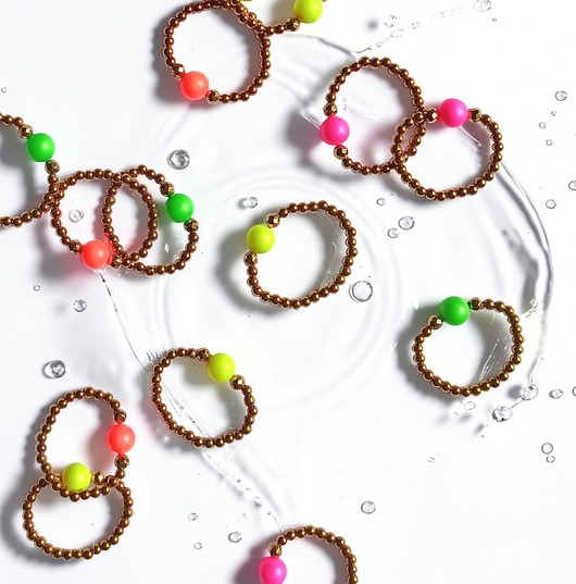 pierścionki elastyczne Pierścionek : YELLOW : Swarovski neon pearls : gold