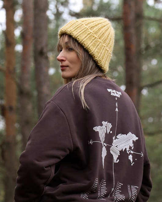 bluza bez kaptura damska Zaznacz odwiedzone państwa - brązowa bluza dla podróżnika bez kaptura
