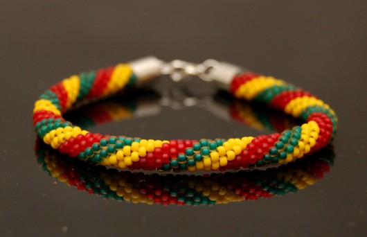 Bransoletka koralikowa w paski rasta MadeByInati
