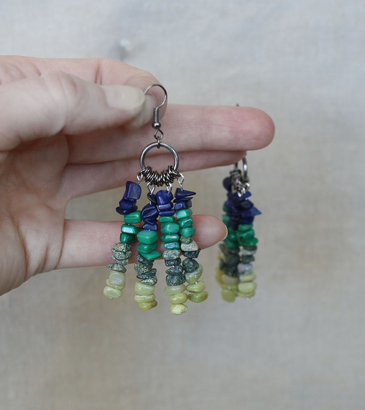 kolczyki - inne Długie optymistyczne kolczyki szafirowo-zielone