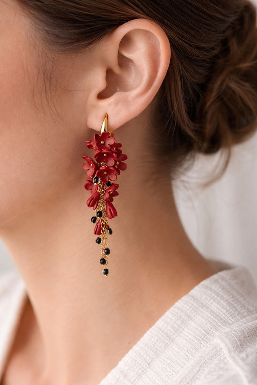 kolczyki z masy plastycznej Kolczyki czerwone kwiaty ręcznie robione, elegancka biżuteria wieczorowa