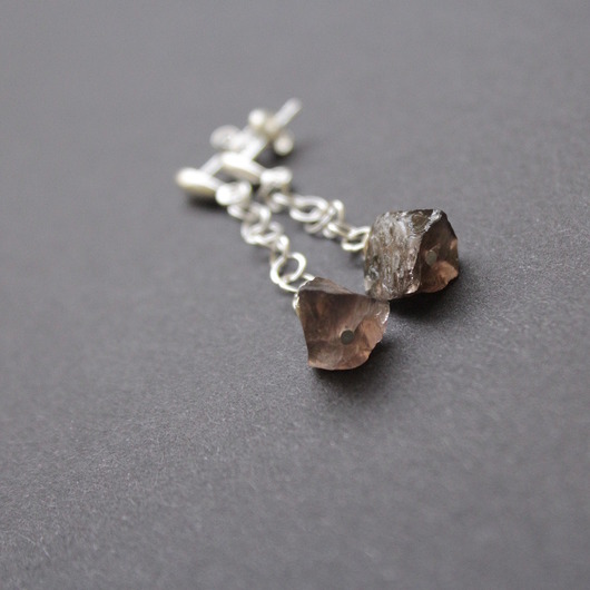 kolczyki z kamieniami Kolczyki z dymnym kwarcem na łańcuszku