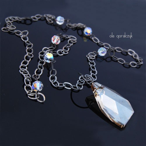 CRYSTALS Avante Garde ola