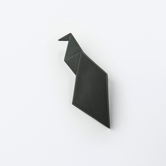 Broszka Porcelanowa Origami Paw Czarna StehlikDesign