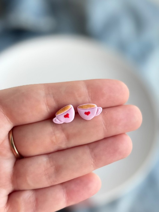 kolczyki z masy plastycznej Kolczyki sztyfty z filiżankami