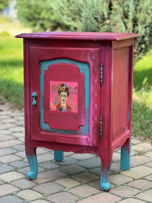komody i szafki Kolorowa szafka, Frida Kahlo