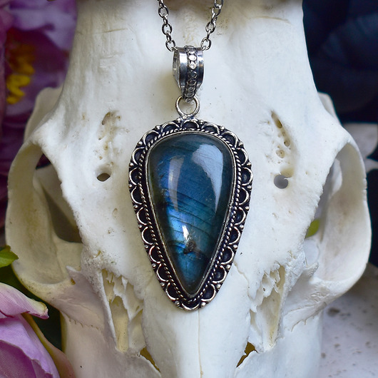 wisiory Miedziany posrebrzany wisiorek z labradorytem