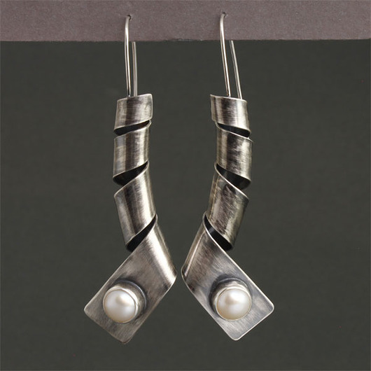 kolczyki wire wrapping zakręcone perły - kolczyki