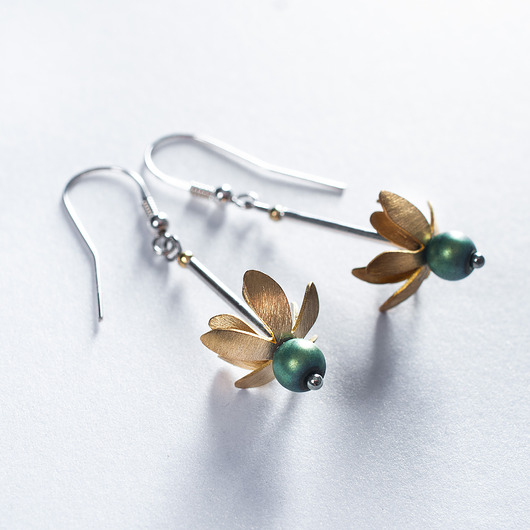 kolczyki srebrne Kolczyki srebrne - kwiatki z hematytem i mosiądzem. [PrK4]