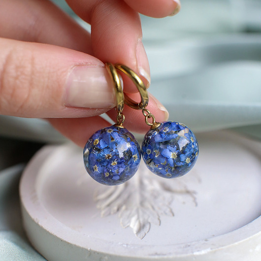 kolczyki z żywicy Kolczyki z niezapominajkami