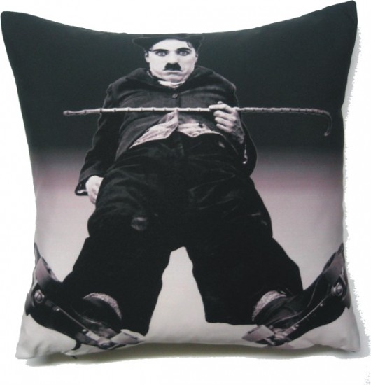 Poduszka ,,Charlie na wrotkach&quot;-zamówienie Gaul Designs