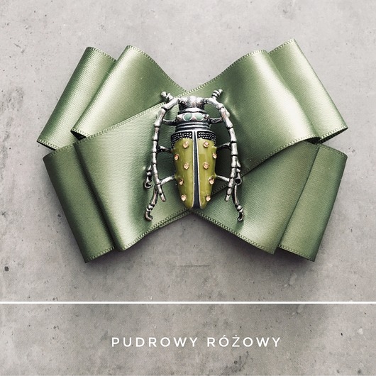 Brosza  z Ogromnym Robalem  Jedna sztuka! Pudrowy Różowy