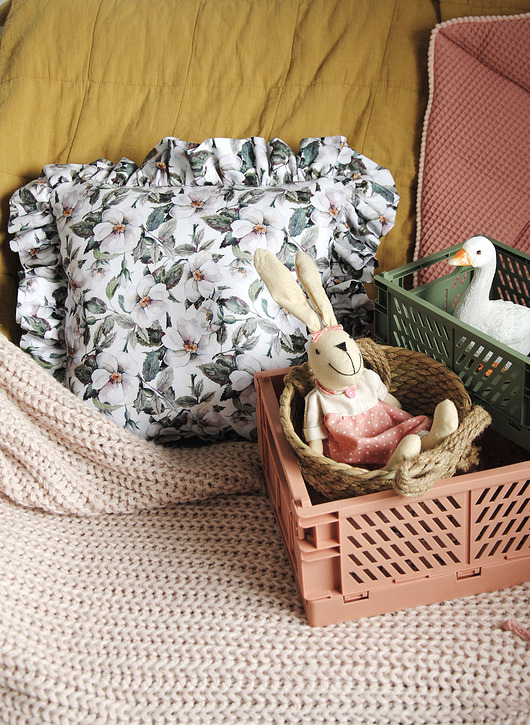 poduszki do pokoju dziecka Poduszka ozdobna w kwiaty falbany Boho vintage