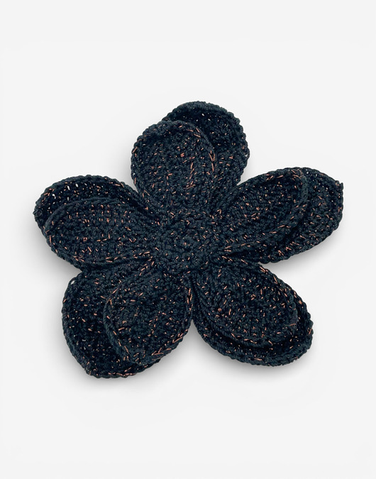 broszki Broszka kwiat XL - czarna z miedzianą błyszczącą nitką