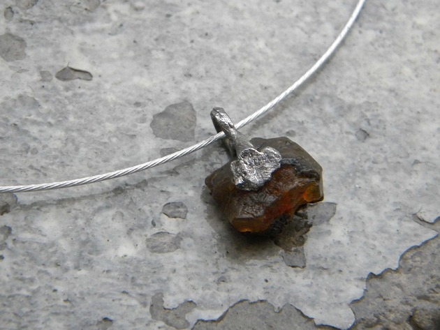 naszyjniki - inne Surowy bursztyn - naszyjnik