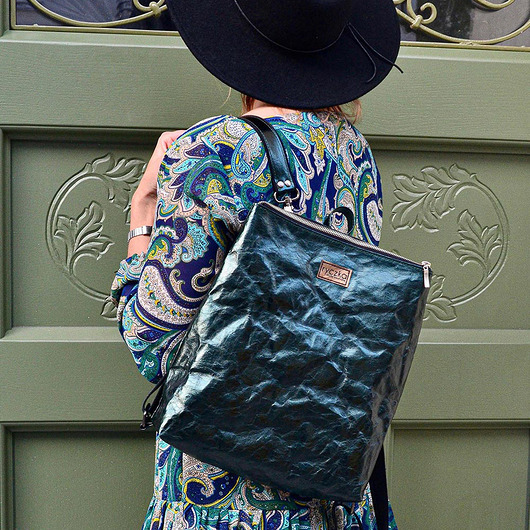 Plecak z papieru[zielony połysk]BACKPACK RYCZKA studio kreatywne