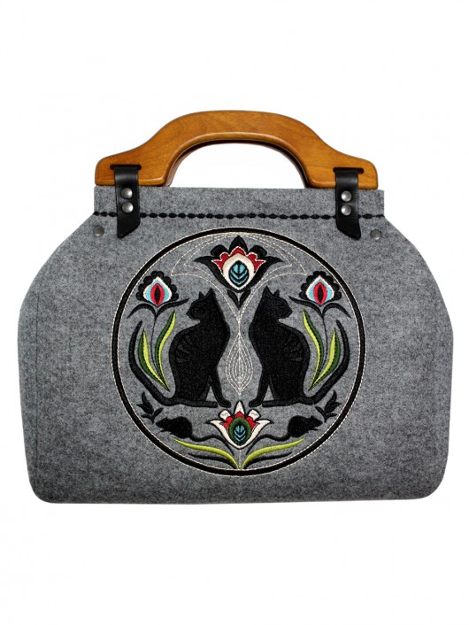 Filcowa torebka z haftem - kufer NEW FOLK GOSHICO