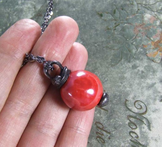 kuleczka CZERWIEŃ mini  MARIAELA