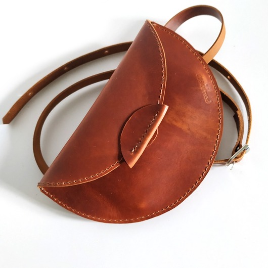 BELTBAG koniak półkole PAWDECO