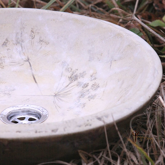 Ceramiczna umywalka - z natury brąz w inspiracji