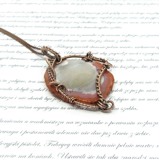 wisiory Agat z kryształem m50