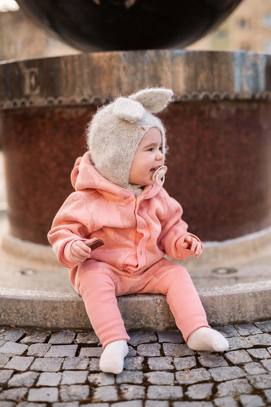 kombinezony dla niemowlaka Kombinezon Brzoskwiniowy Miś w Okularach