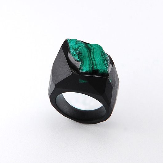 pierścionek z żywicy Pierścień z malachitem