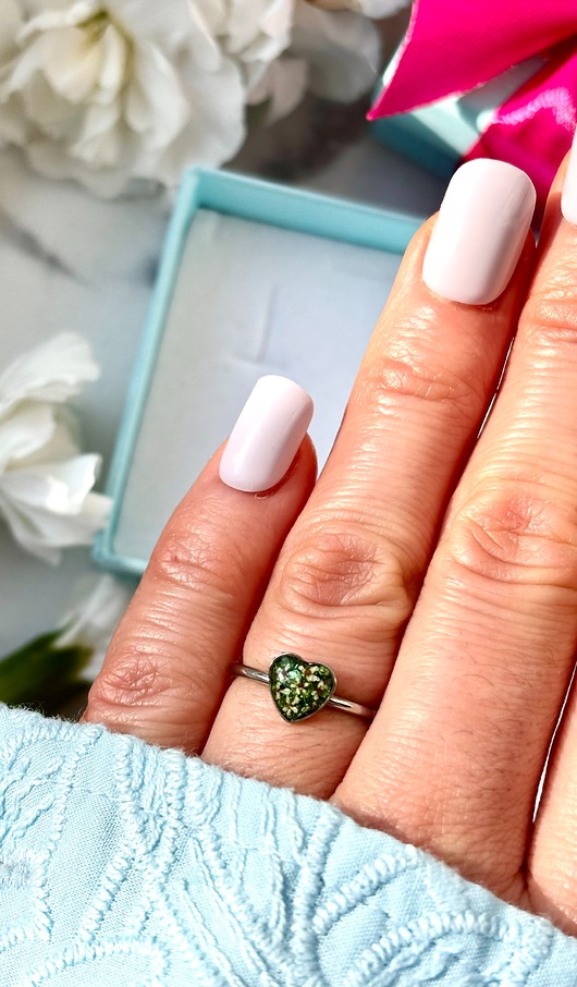 pierścionek z żywicy Pierścionek green heart