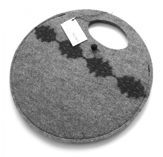 z koronką . . . felt label