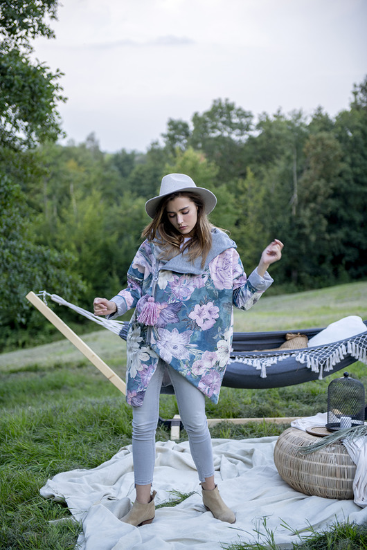 płaszcze damskie Płaszcz oversize z kapturem w kwiaty Hood