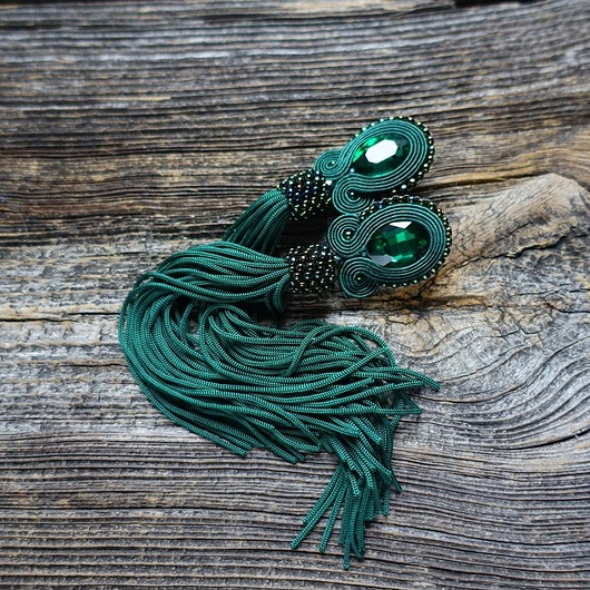 Butelkowo zielone kolczyki soutache z frędzlami Mró Soutache