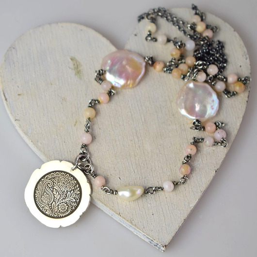 srebrne naszyjniki Folk  - srebrny naszyjnik z opalem różowym i perłami