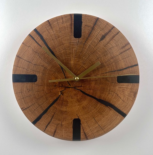 zegary Zegar wiszący drewniany - dąb z żywicą