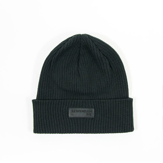 czapki damskie Czapka zimowa beanie z naszywką SZWENDAM czarna