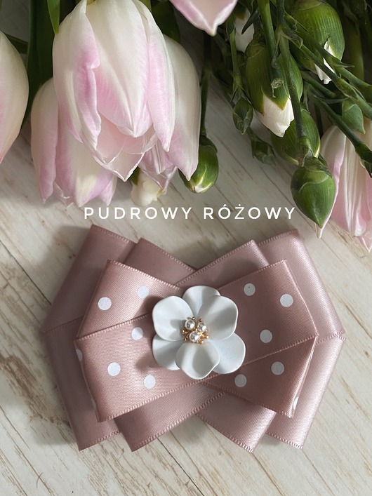 broszki Pudrowa Brosza z białym kwiatem 3d NOWOŚĆ