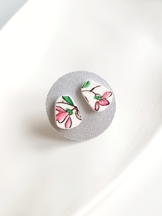 kolczyki ceramiczne Kolczyki ceramiczne w kwiaty