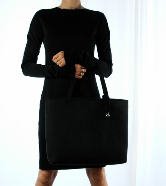 Black dress z otworem 38/M ART INDYWIDUALITY