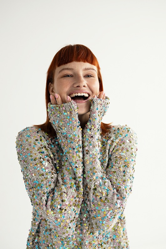 swetry damskie  Sweter z cekinami