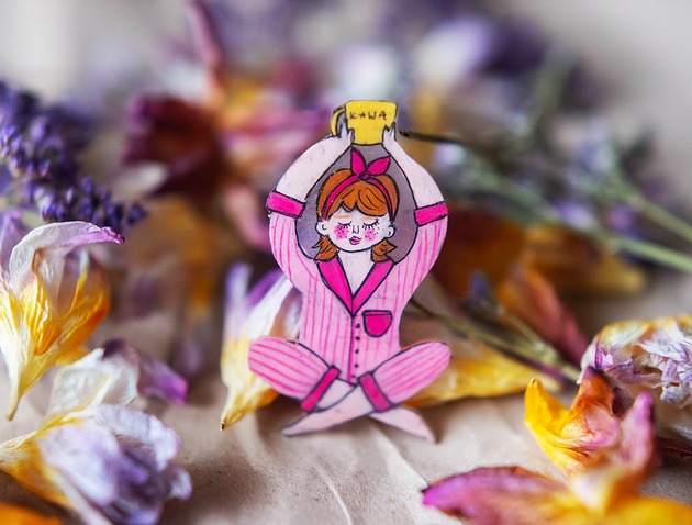 broszki Broszka poranna joga Eweliny