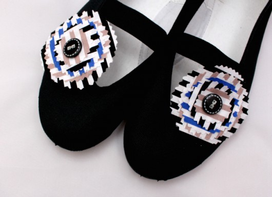 Paski o zmroku (buty+broszki) Czarna Biedronka