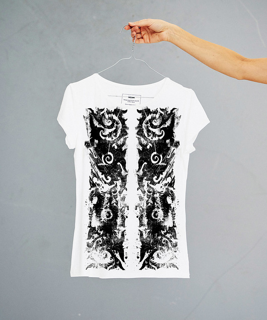 Iban pattern Women's T-shirt with black print SELVA