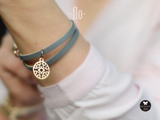 flo grey floral gold barboleta