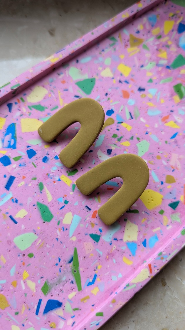 kolczyki z masy plastycznej Kolczyki łuki oliwkowe