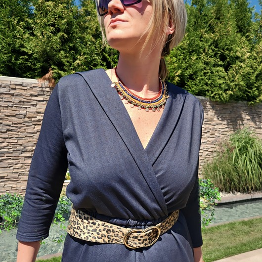 sukienki maxi damskie Ciepła sukienka dresowa z kapturem