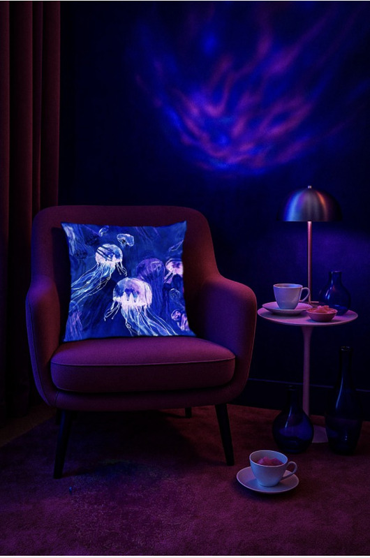 poduszki z grafiką Aksamitna PODUSZKA dekoracyjna, autorski print w kobaltowe meduzy