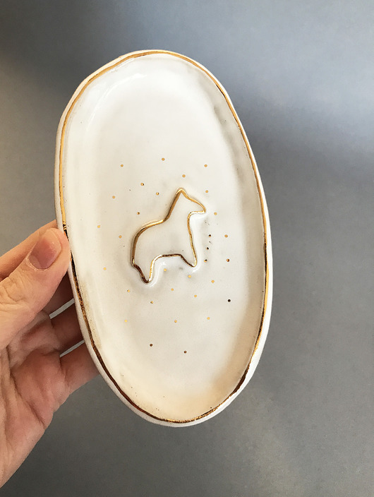 talerze, miski Ceramiczny talerzyk Koń biały wąski
