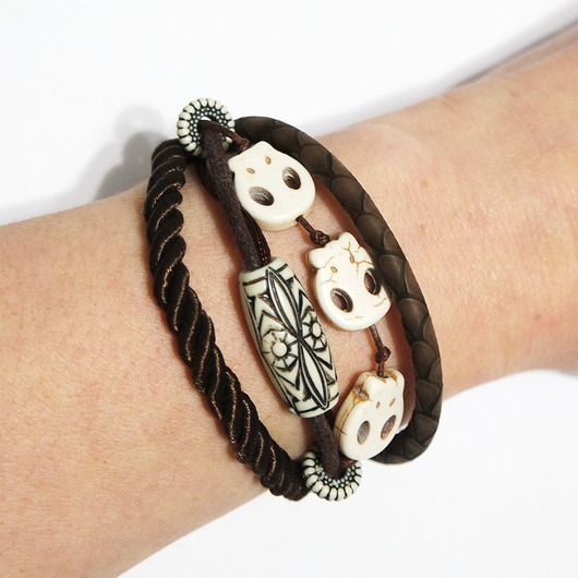 bransoletki - inne Bransoletka - Czaszki - brązowa