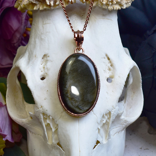 wisiory Miedziany wisiorek z obsydianem srebrzystym w prostej ozdobnej oprawie